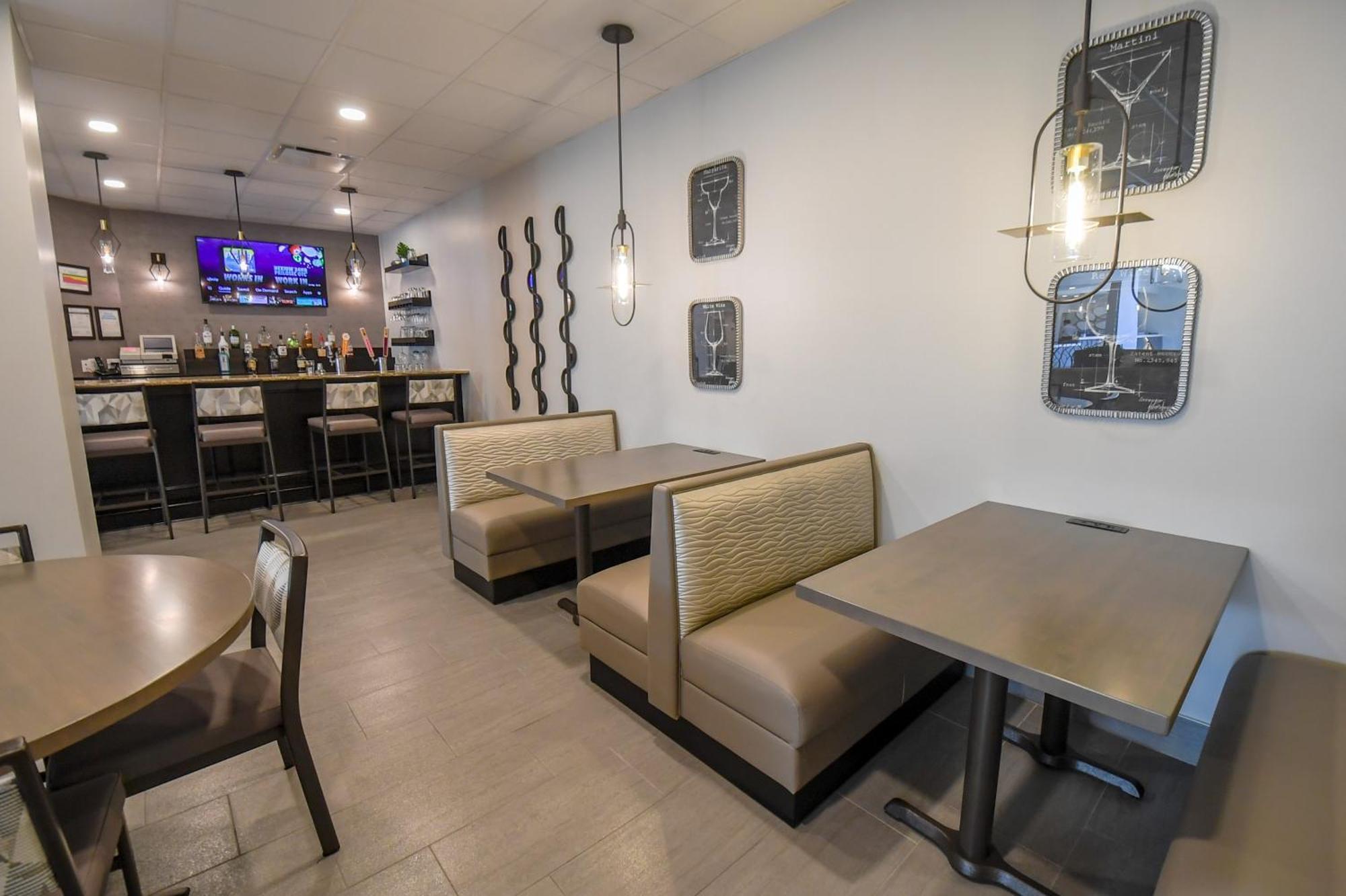 Euro-Suites Hotel Morgantown Eksteriør bilde